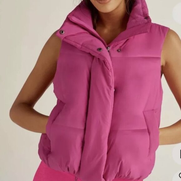 Beyond Yoga Pink Pillow Puffer Vest Women's Medium Duck Down Rare Sporty - Picture 3 of 16